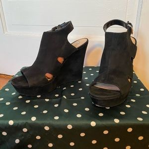 Steve Madden Emmy Black Suede Wedge Heel Size 8.5 GREAT CONDITION